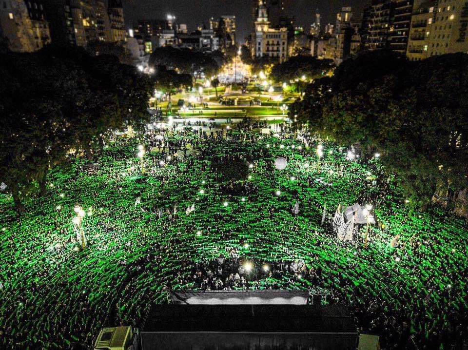 Manotazo de ahogado: La Libertad Avanza presentó un proyecto para derogar el Aborto Legal