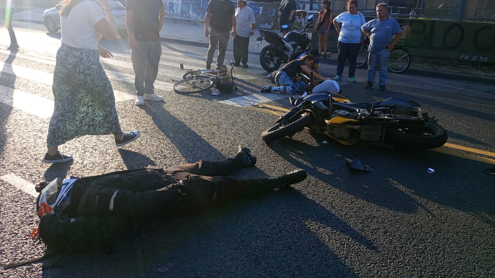 Ituzaingó Sur: un policía atropelló a una mujer en bicicleta