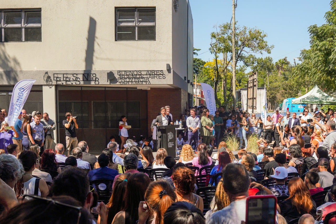 Kicillof en Ituzaingó: "Sin Estado no hay escuela y sin escuela no hay futuro"