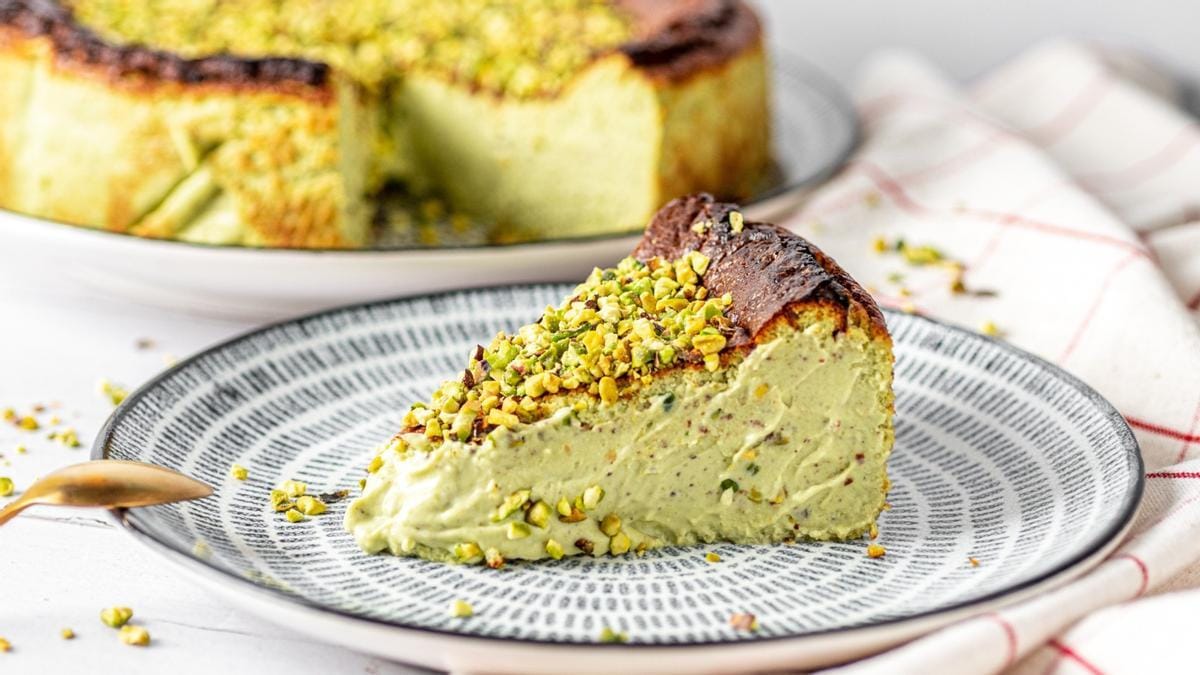 Un influencer destacó a un café de Ituzaingó por tener la mejor torta de pistacho
