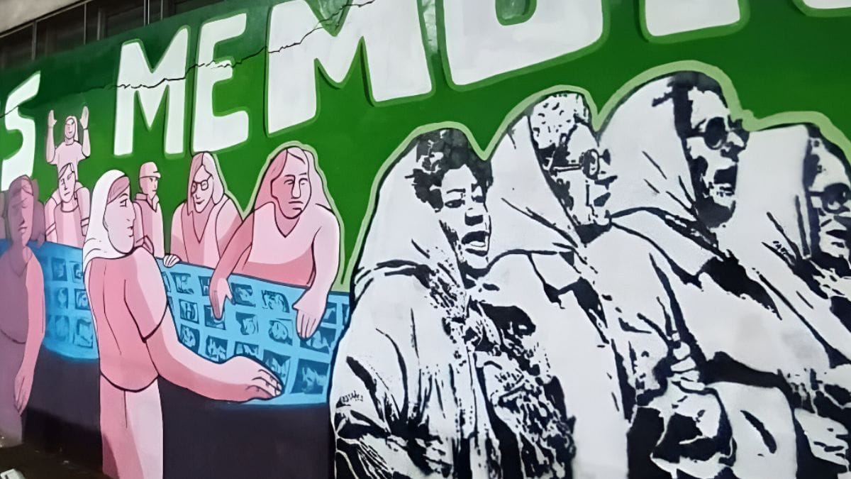 Morón: artistas y vecinos realizaron un mural en homenaje a Madres y Abuelas de Plaza de Mayo
