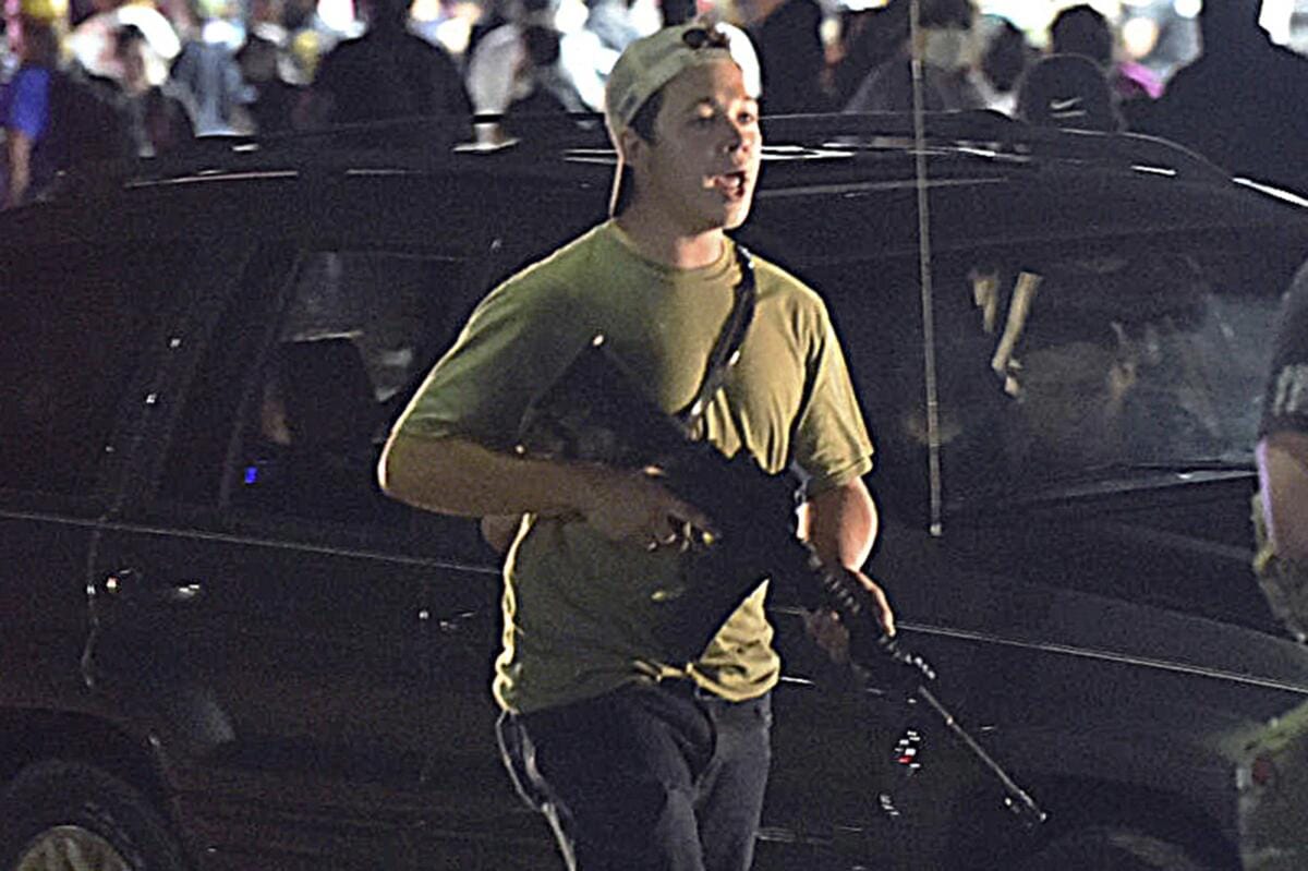 El gobierno reduce la edad para tener un arma y cierra el organismo que las controla