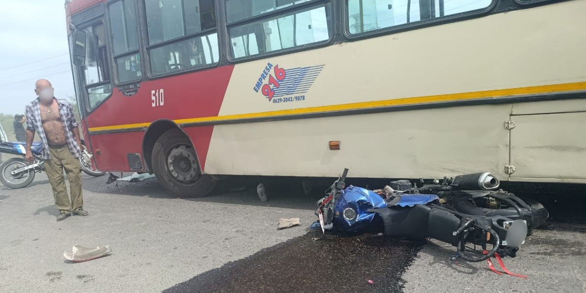 Tragedia en Merlo: un hombre, su hija y su nieto de 3 meses murieron al chocar contra un colectivo