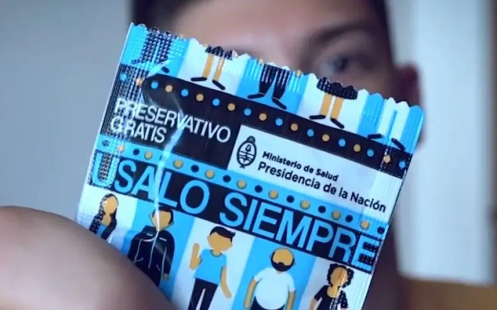 La sífilis se dispara un 71% en un contexto de "preservativos cero" por parte del Estado Nacional