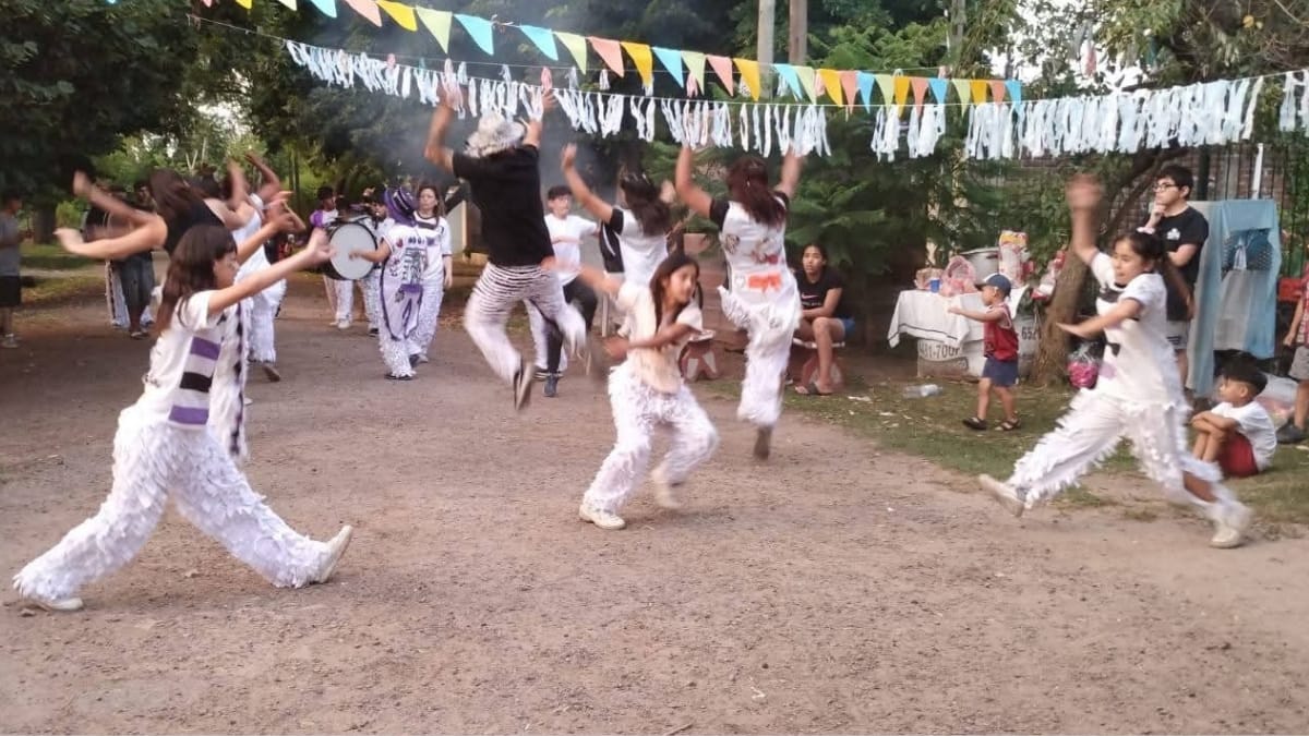 El carnaval llega a Villa Udaondo de la mano de "Los Amantes del Arrabal"