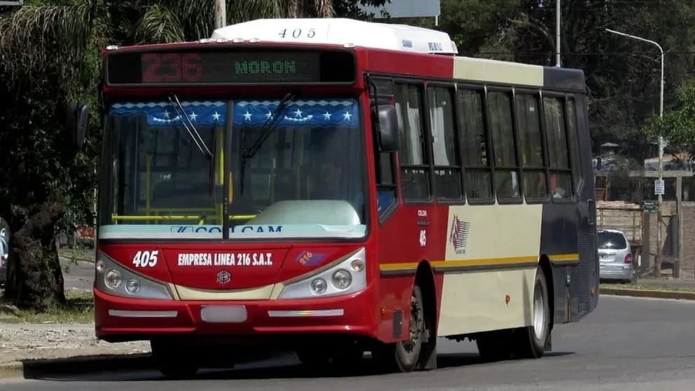 Un Paro en varios ramales de la 216 afectan el transporte en el Oeste