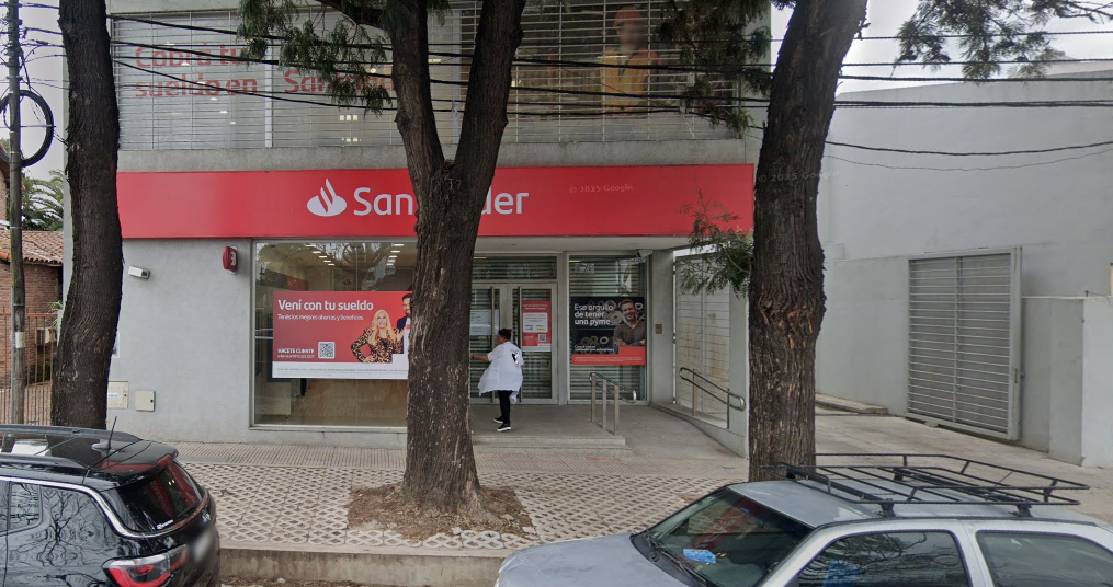 Millonaria salidera bancaria en Ituzaingó: roban millones de pesos en apenas 6 segundos