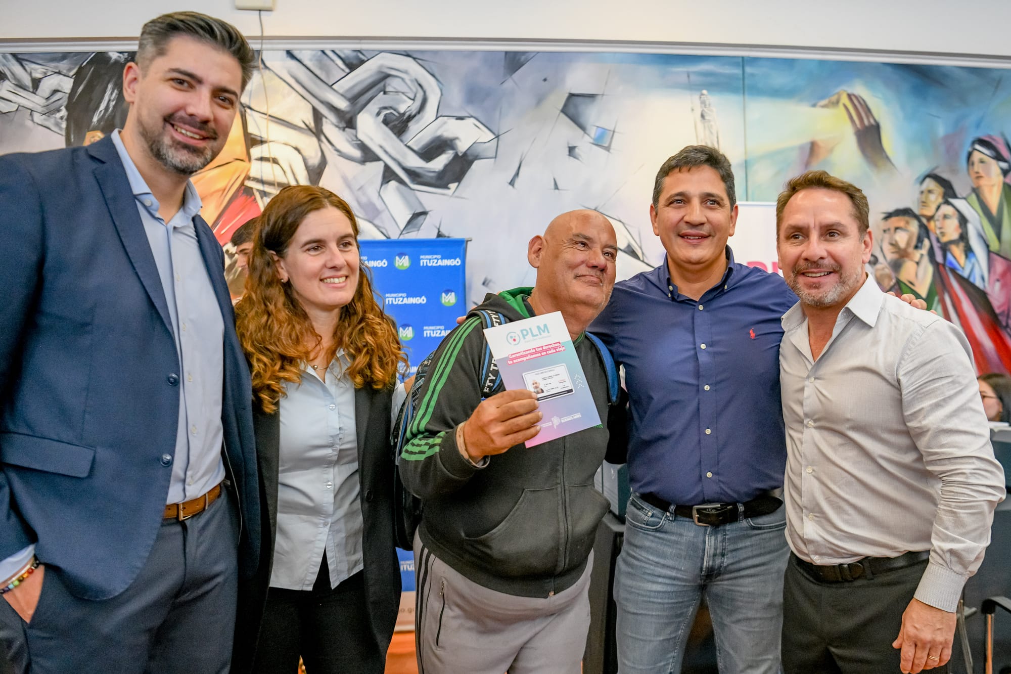 Ituzaingó: el municipio entregó 400 pases libres de transporte a personas con discapacidad