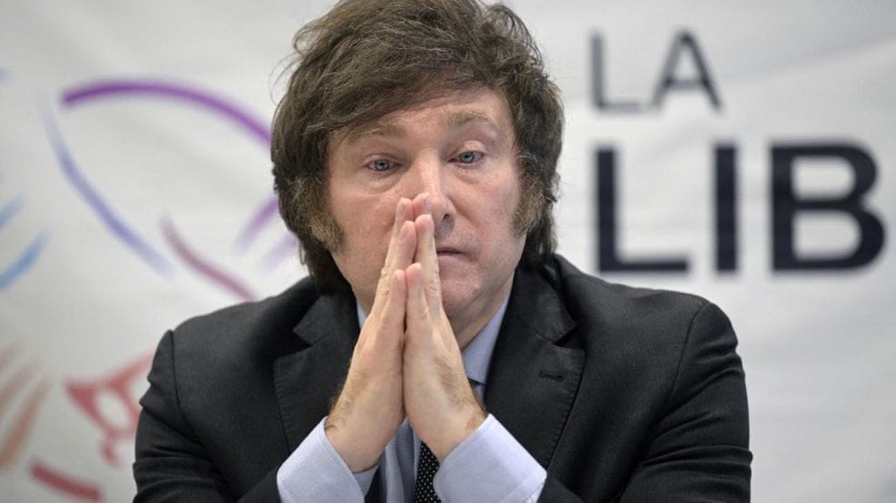 Se desploma Milei en las encuestas y el gobierno entra en crisis