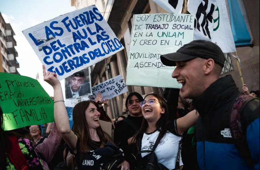 Menos educación, menos ciencia: El nuevo ajuste del gobierno el día de la Marcha Universitaria
