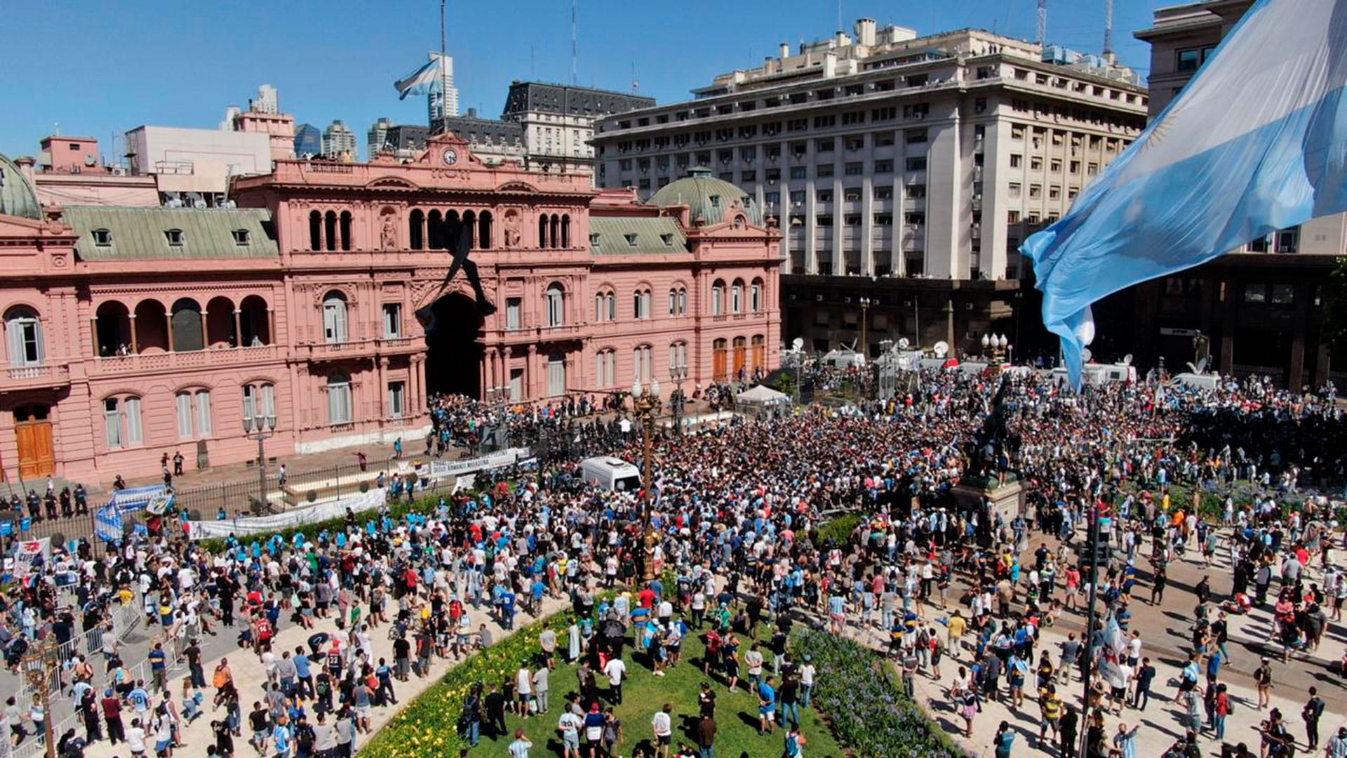 El gobierno de Javier Milei informó que no va a declarar día de luto ni abrirá la Casa Rosada para despedir al Indio