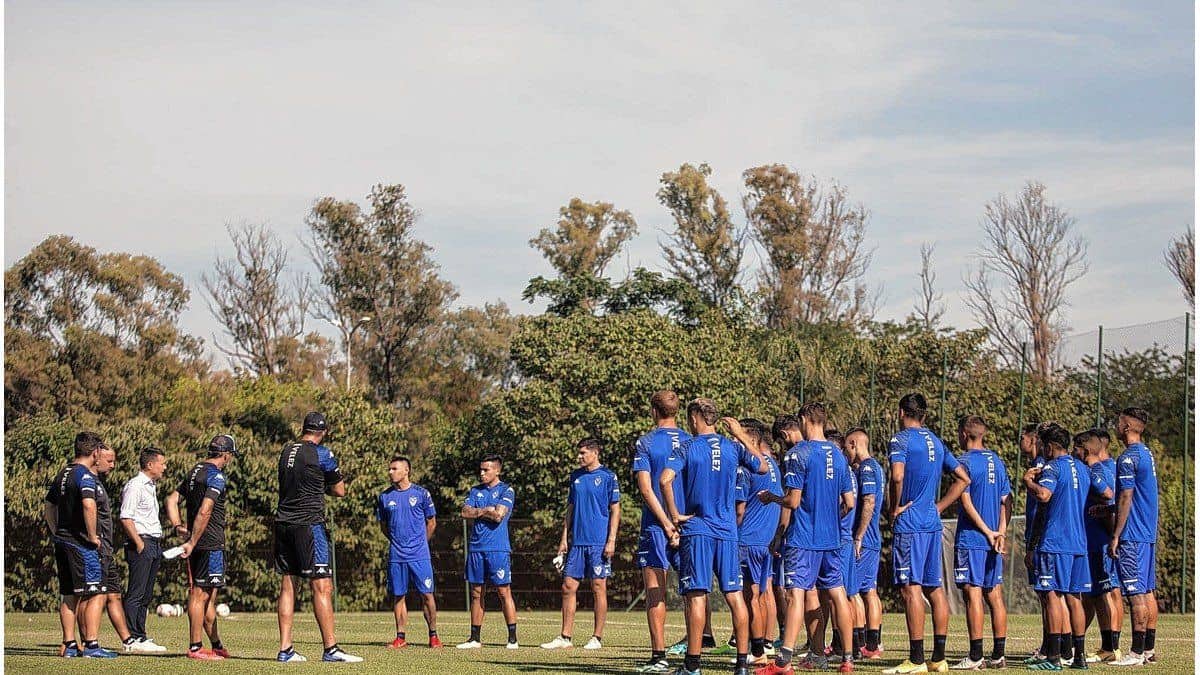 Brotes de COVID en el fútbol argentino en el inicio de la pretemporada