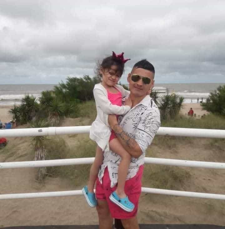 Un vecino de Morón, diagnosticado con Parkinson, busca desesperadamente un trabajo