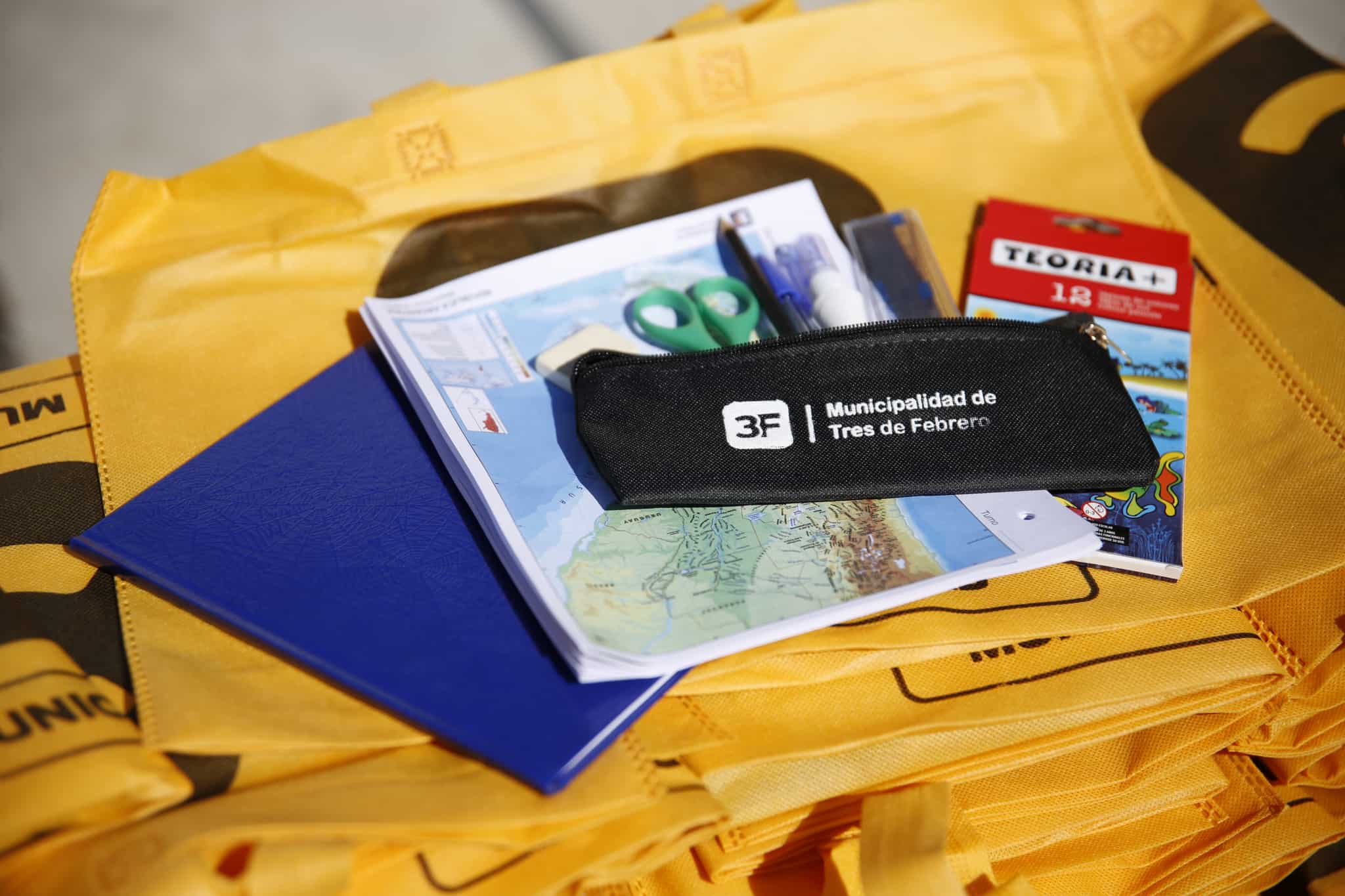 Tres de febrero: se entregaron 18 mil kits escolares en barrios populares