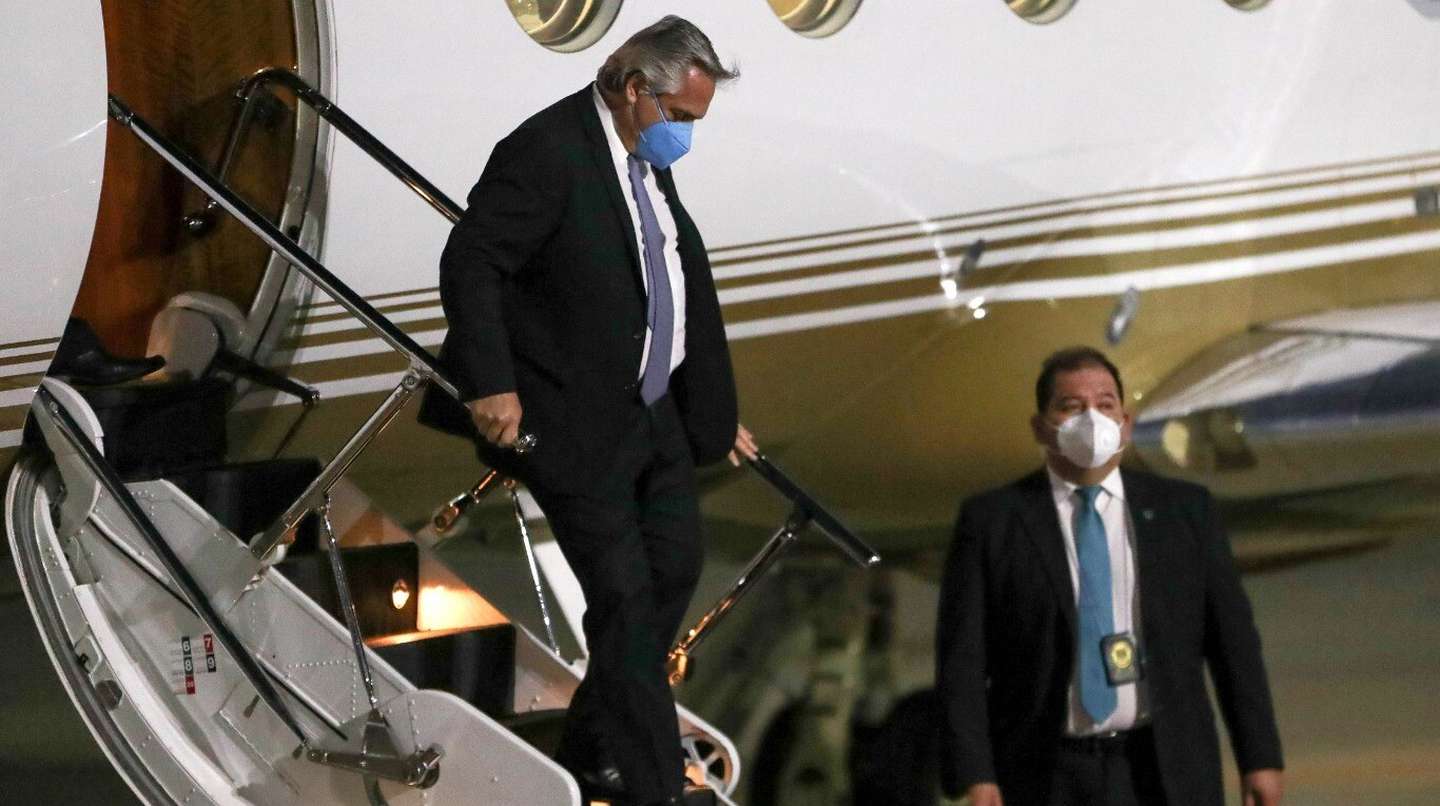 En medio de la crisis interna, Alberto Fernández viaja rumbo a Europa
