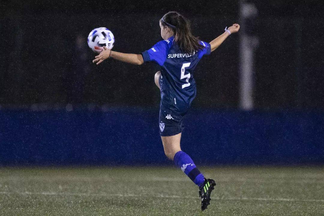 Conocé a Catalina Vranken, una joven de Castelar que busca triunfar en el fútbol femenino de Vélez