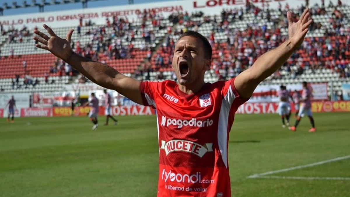 Hinchas del Deportivo Morón buscan construirle una estatua a Damián Akerman