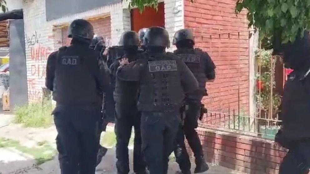 Morón: rescataron a 3 niños en un galpón abandonado y se teme lo peor