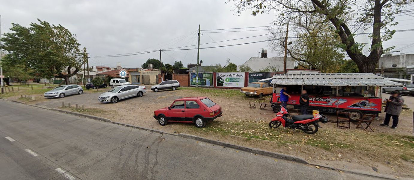 Morón Sur: un policía baleó a un motochorro que quiso robarle la moto.