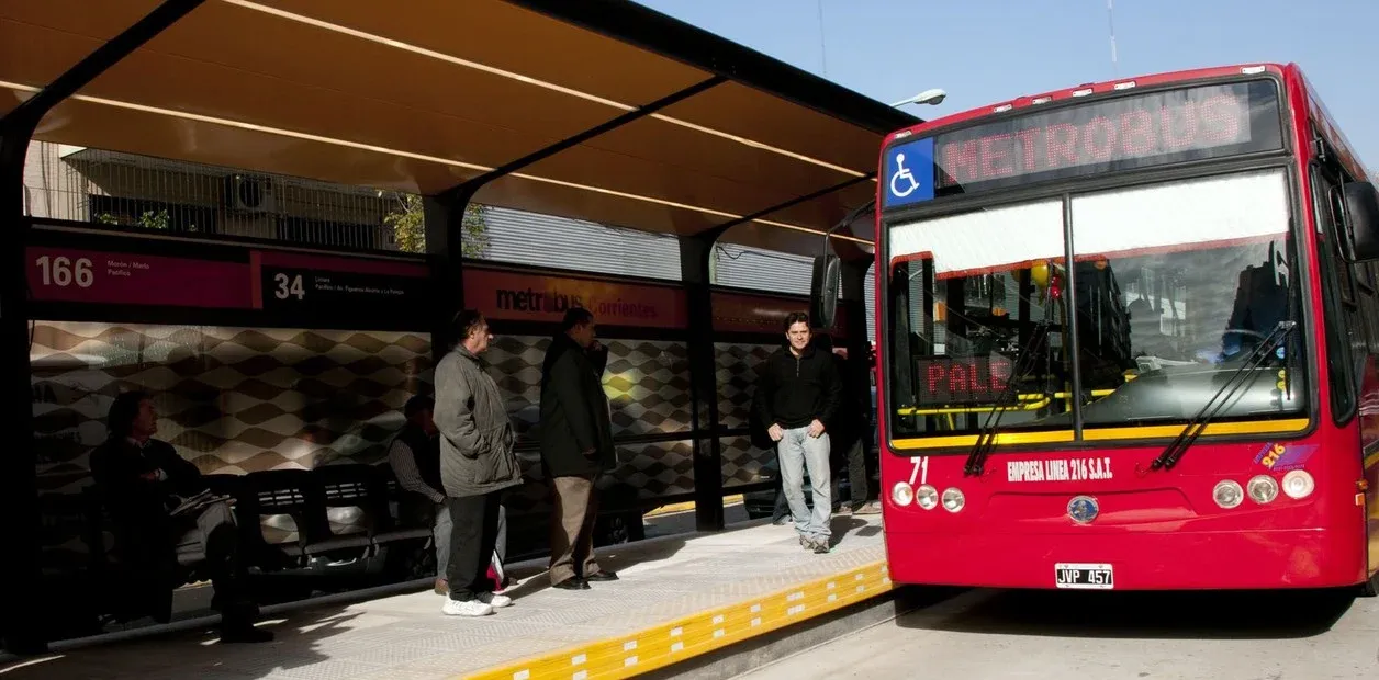 Paro de colectivos: hoy se define si mañana habrá o no servicio en todo el país