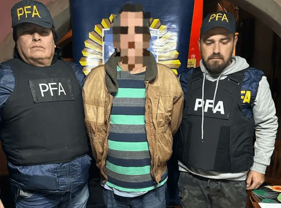 Hurlingham: La Policía Federal detuvo a un remisero prófugo hace 4 años acusado de abusar a su propia nieta