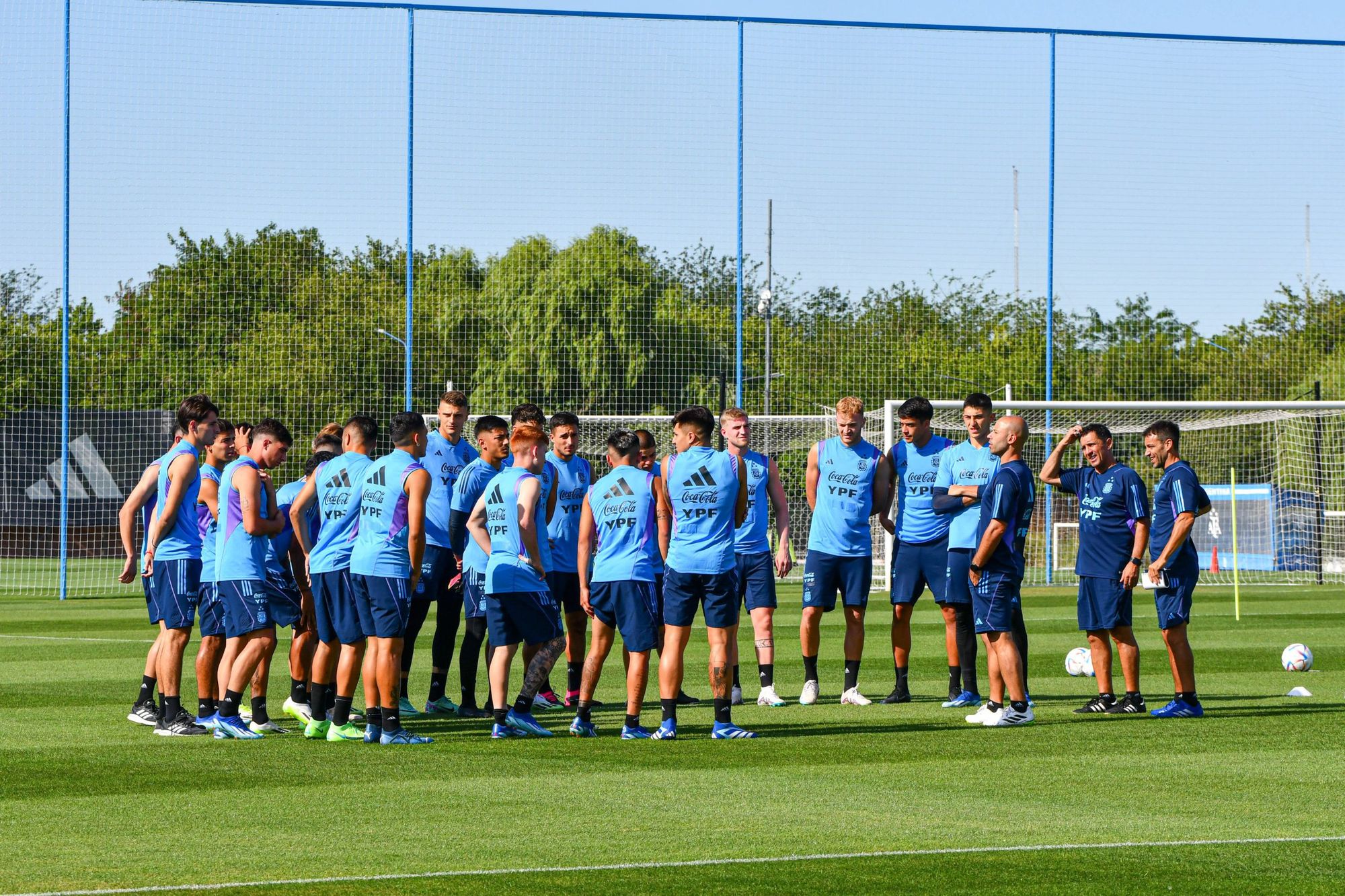 Mascherano definió la lista de convocados para el Preolímpico
