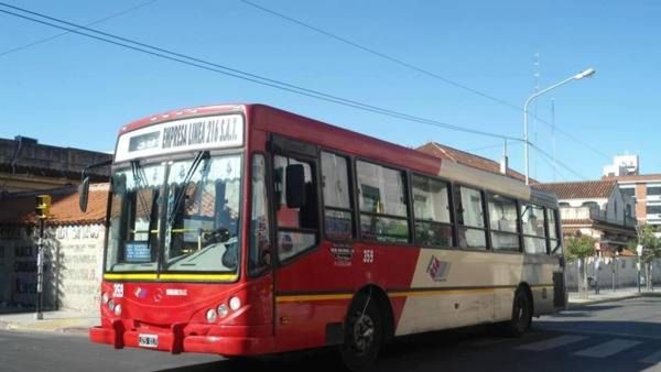No hubo acuerdo y podría haber paro de colectivos esta semana