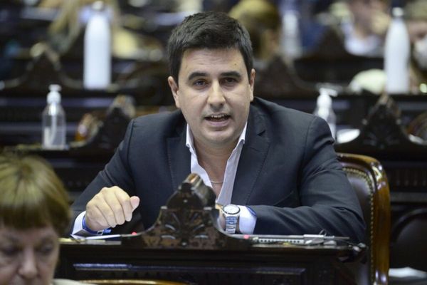 Charla sobre la marcha del gobierno en Enamorate Ituzaingó