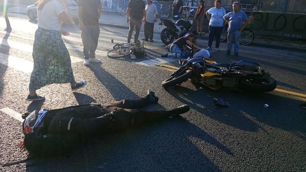 Ituzaingó Sur: un policía atropelló a una mujer en bicicleta