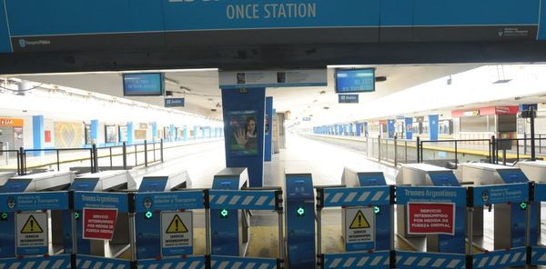 El gobierno prepara 400 despidos en el Sarmiento y la línea entra en parálisis operativa