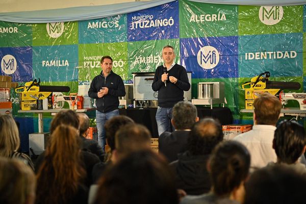 Ituzaingó: emprendedores recibieron maquinas para la producción
