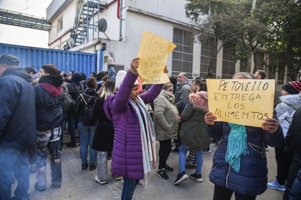 Organizaciones marcharon a los galpones de Capital Humano