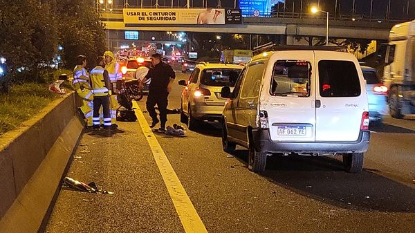 Falleció un motociclista después de chocar con una camioneta en el Acceso Oeste