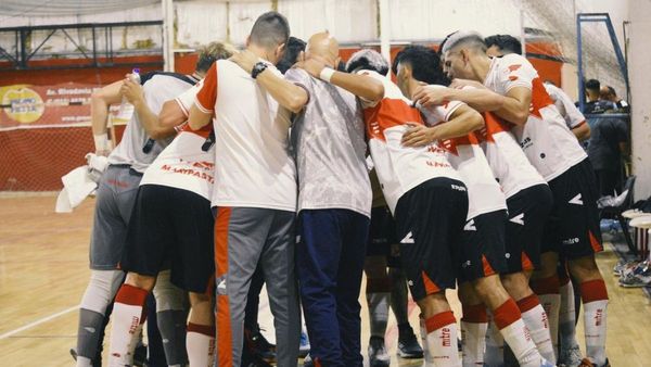 El plantel sub-21 de futsal del Deportivo Morón busca ayuda para viajar al Mundial de Clubes