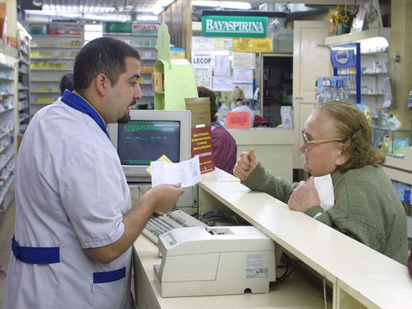 Alerta jubilados: el gobierno recorta la entrega gratuita de medicamentos