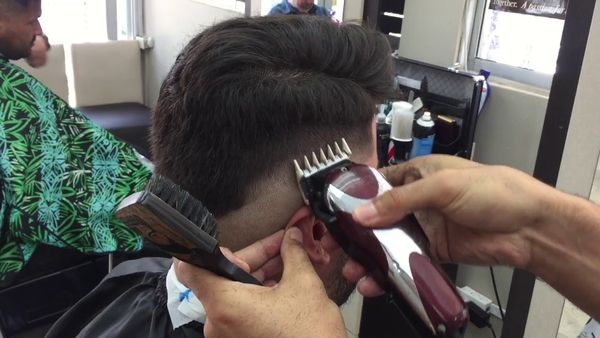 Corte de pelo solidario en Ituzaingó