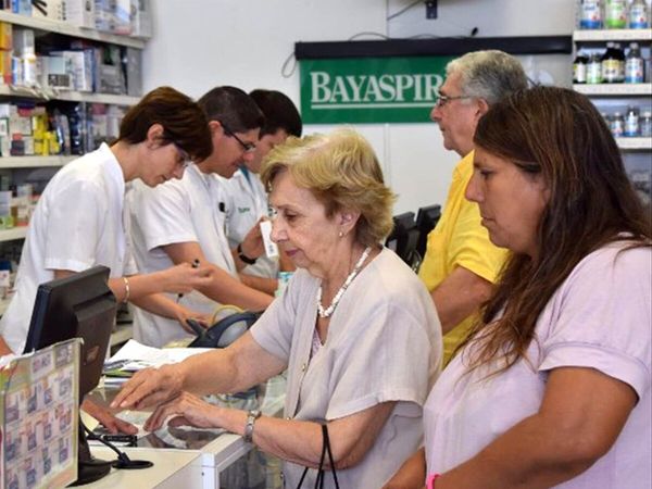 PAMI es un caos: hace 3 días que las farmacias no venden medicamentos por un problema en el sistema