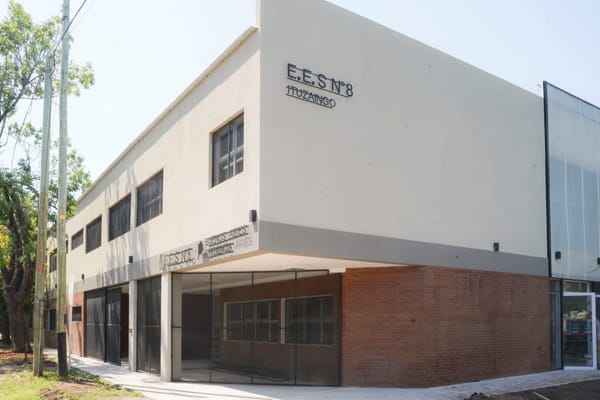 Hoy viene el gobernador Kicillof a Ituzaingó a inaugurar una nueva escuela secundaria en Villa Udaondo