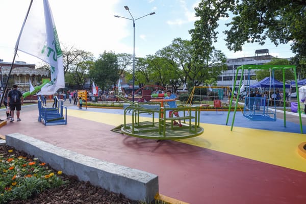 Ituzaingó: el intendente anunció un estacionamiento subterraneo para 400 autos en la plaza 20 de febrero