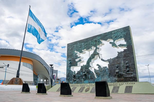 Un bar de Ituzaingó homenajeó a l@s veteran@s de Malvinas