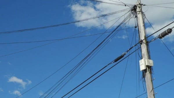 Ituzaingó: presentaron un proyecto para remover el cableado aéreo en desuso