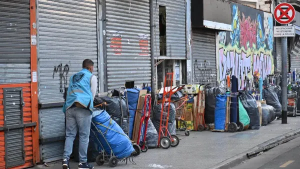 Tren Sarmiento: En pleno regreso a casa, cerraron  totalmente la estación Once