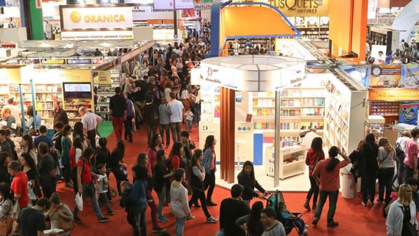 ¿Cuáles son las universidades del de zona oeste que tienen stands en la 49° Feria Internacional del Libro?