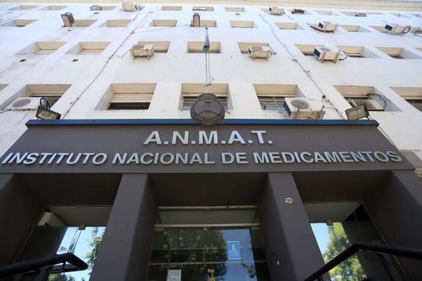 Por falta de registros y efectos adversos, la Anmat prohibió esta marca de detergente