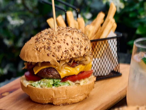 Un influencer destacó una hamburguesería de Ituzaingó y señaló que será furor en 2026