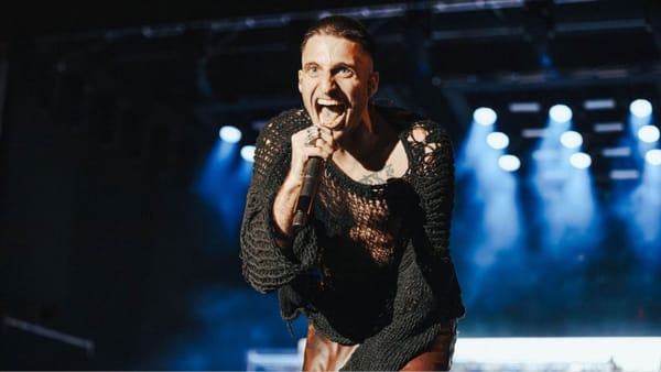 Wos llega a Ituzaingó en el marco de su gira bonaerense