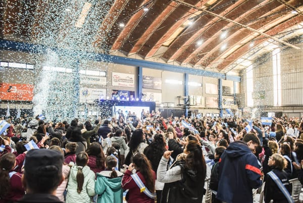 Ituzaingó: más de mil niños de 4 grado juraron lealtad a la bandera