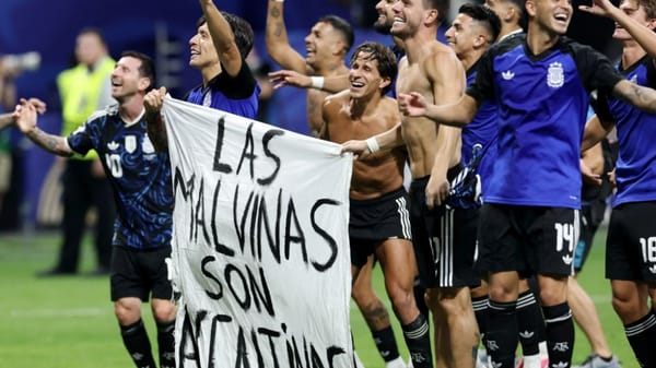 La FIFA va contra la AFA por la bandera de las Malvinas
