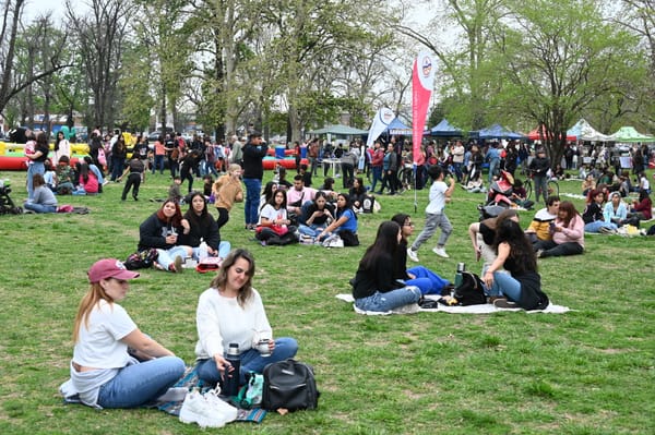 Ituzaingó: la llegada de la primavera se celebra en la plaza "Los Pibes de Cromagnon"