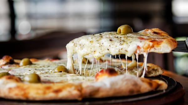 Un restaurante de Ituzaingó ofrecerá pizzas a mitad de precio